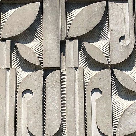 Sophie Pinet on Instagram: “RG @artocarpus_galerie” Tv Fal, Model Architecture, Wall Panel Design, Architecture Design Concept, Relief Sculpture, Wall Cladding, Brutalism, Wall Treatments, Modernism