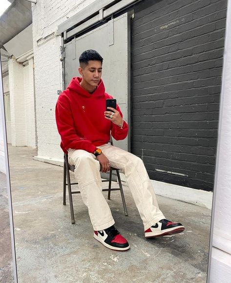 Hoodie Outfit Street Style, Red Hoodie Outfit Men, Red Jordan 1 Outfit, Red Hoodie Outfit, Red Hoodie Men, Jordans Outfit For Men, Red Jacket Outfit, Hoody Outfits, Hoodie Outfit Men