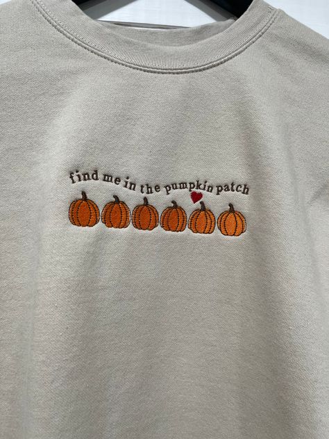 For all of you out there who love your pumpkin spice. Get ready for the holidays with this adorable embroidered sweatshirt. Ivory blend sweatshirt is made of 65% cotton and 35% polyester. All embroidery is custom made to your order. Please allow 5-7 business days to ship. Pumpkin Patch Sweatshirt, Fall Sweater Cricut, Iron On Patch Sweatshirt Ideas, Fall Sweatshirt Vinyl, Fall Embroidered Sweatshirts, Cricut Sweaters, Fall Sweatshirt Ideas, Halloween Embroidery Shirts, Stick Season