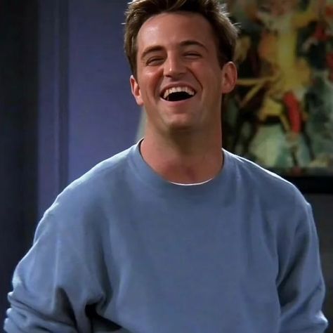 𝗙𝗿𝗶𝗲𝗻𝗱𝘀 𝗔𝗱𝗱𝗶𝗰𝘁 on Instagram: "RIP Chandler Bing 💔 Joey Chandler Ross Monica Rachel Phoebe Friends Tv show #friendstvshow #friendstvposts #friendstv #friendstvshowclips #chandler #chandlerbing #mathewperry #ripchandler #ripchandlerbing #ripmathewperry" Im Uncomfortable, Joey Chandler Ross, Friends Collage, Joey Chandler, Friends Tv Quotes, Country Music Quotes, Friends Central Perk, Monica Geller, Friends Moments