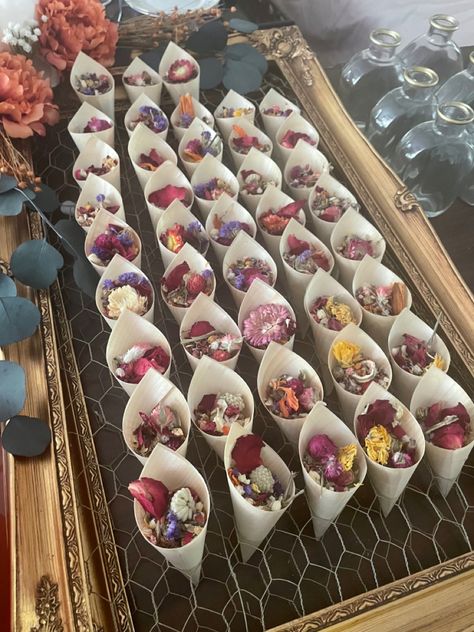 Dried Flowers To Throw At Wedding, Dried Petals Wedding, Dried Flowers Send Off Wedding, Dried Petals Ideas, Accessible Wedding, Hippie Weddings, Dry Flower Wedding, Diy Confetti Cones, Whimsigoth Wedding