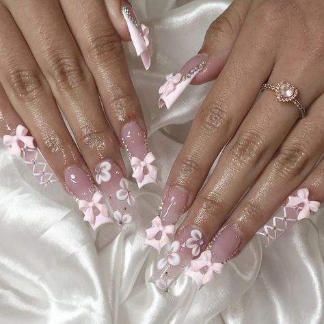 Pink White And Gold Nails, Acrylic Nails 3d, Sweet 16 Nails, Princess Nails, Coquette Nails, Classy Acrylic, Acrylic Toe Nails, Nails 3d, Hard Nails