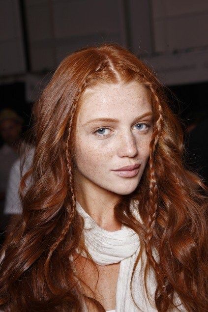 Ginger Hairstyles, Light Copper Hair, Cintia Dicker, Flot Makeup, Freckles Girl, Front Braids, Freckle Face, Natural Redhead, Beautiful Red Hair