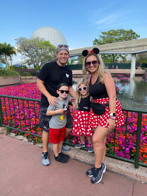 Matching Disney Family Outfit Ideas : Mickey and Minnie Outfits for Disney World Walt Disney World Family Outfits, Family Of 3 Disney Outfits, Disney Park Family Outfits, Disney Matching Outfits Family Vacations, Family Disney Trip Outfits, Coordinating Disney Outfits Family, Family Outfits For Disney World, Family Disney World Outfits, Epcot Family Outfits