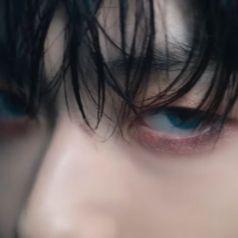 Txt Side Eye, Soobin Side Eye, Soobin Eyes, Bad Aesthetic, Blue Eyes Aesthetic, Dark Blue Eyes, Moa Diary, Choi Soobin, Txt Soobin