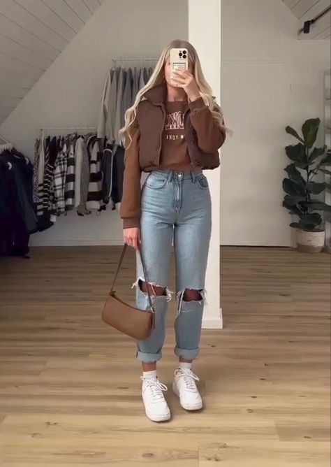 Outfit For My Birthday Winter, Trendy Birthday Outfits For Women, Cold Weather Bar Outfit, Winter Cool Outfits, Outfits Invierno Juvenil Frio Casual, Classic Jeans Outfit, Style Ideas Outfit Casual, Outfits Aesthetic Invierno, Casual Daytime Outfits