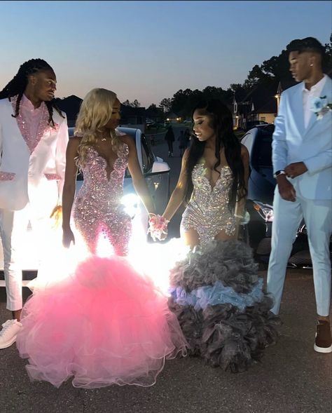 Best Prom Looks, Bodice Prom Dress, Homecoming Dresses Ideas Black, Cute Prom Colors For Black Couples, Black Girls Homecoming Dresses, Prom Styles, After Prom Party Outfit, Black Prom With Pink Accent, Bestie Prom Dresses