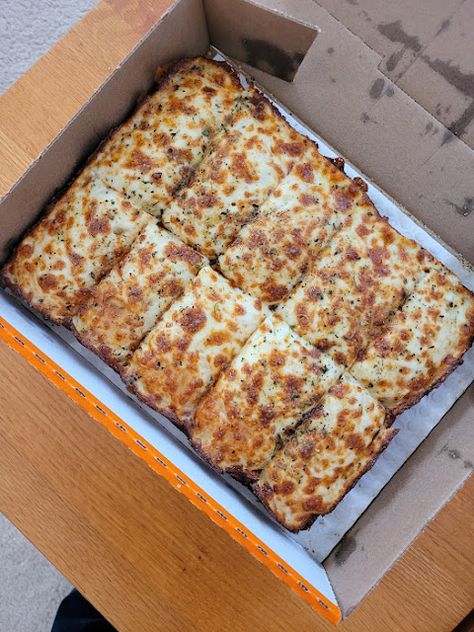 Little Caesars Italian Cheesy Bread, always delicious Essen, Italian Cheesy Bread, Little Ceasers Cheese Bread, Little Caesars Italian Cheese Bread, Cheesy Pizza Bread, Lil Ceasers, Little Ceasars Pizza, Italian Cheese Bread, Best Junk Food