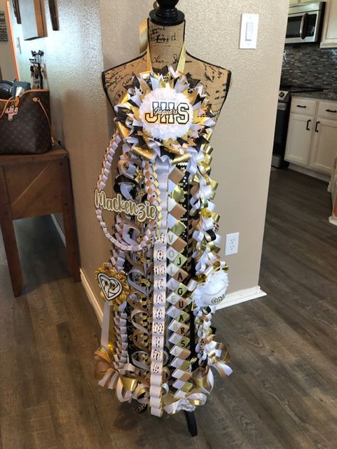 Big Hoco Mums, Homecoming Junior Year, Jaguar Homecoming Mum, Junior Mum Ideas, Senior Year Mums Texas, Texas Homecoming Mums Freshman, Junior Year Homecoming Mum, Junior Year Mum Ideas, Sophmore Mums Homecoming