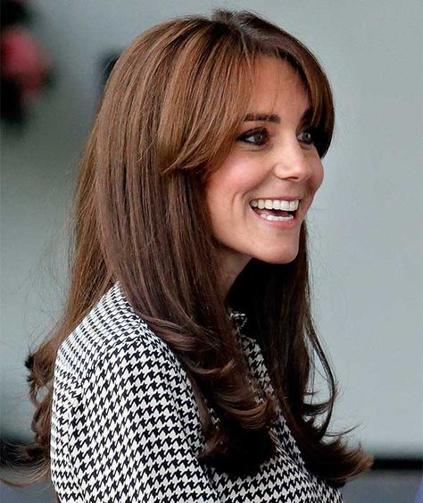 Kate Middleton's forgotten photos - from roller disco queen to archery aficionado | HELLO! Full Fringe Hairstyles, Düşes Kate, Herzogin Von Cambridge, Princesse Kate Middleton, Kate Middleton News, Kate Middleton Hair, Bangs For Round Face, Roller Disco, Princess Kate Middleton