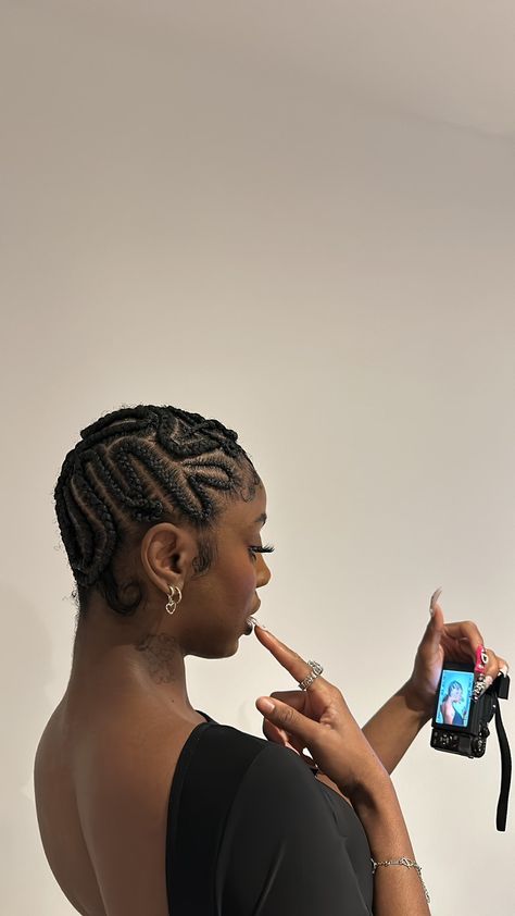 Big Cornrows Hairstyles, Big Cornrows, Seashell Hair, Cornrows Hairstyles, Melanin Art, Art Muse, Afro Curls, Marley Twists, Hairstyle Inspo