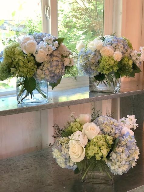 Dusty Blue Bridal Shower Backdrop, Bridal Shower Chinoiserie, Wedding Shower Flower Arrangements, Wedding Shower Flowers, Blue Bridal Shower Flowers, Something Blue Themed Party, Blue Bridal Shower Table Decor, Baby Boy Shower Flower Arrangements, Something Blue Bridal Brunch