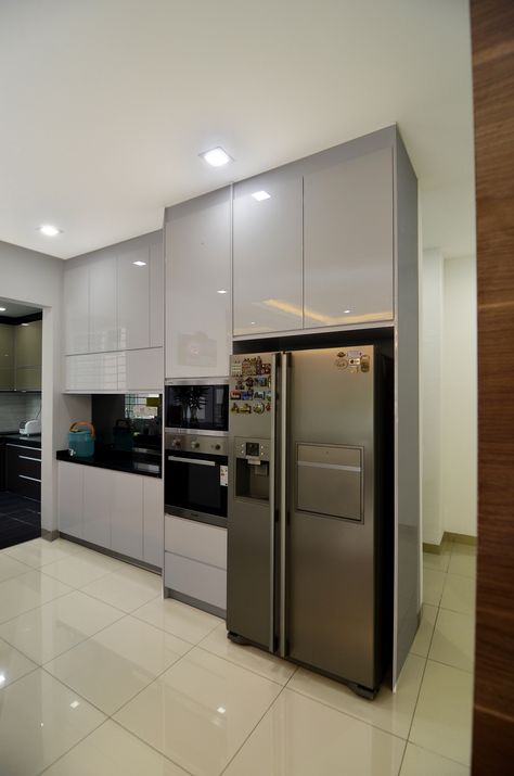 Modern Kitchen Fridge Cabinet, Kitchen Cabinets Fridge Side, Kitchen Tall Unit Wall, Tall Units In Kitchen With Fridge, Fridge And Oven Cabinet, Kitchen Tall Cabinet Ideas Modern, Fridge Partition Design, Fridge Color Ideas, Fridge Unit Kitchen Designs