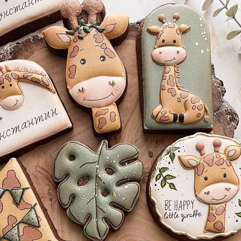 Giraffe Decorated Cookies, Cute Animal Cookies, Zoo Animal Cookies Decorated, Zoo Cookies Decorated, Jungle Cookies Decorated, April Cookies, Safari Baby Cookies, Cheetah Cookies, Giraffe Cookie