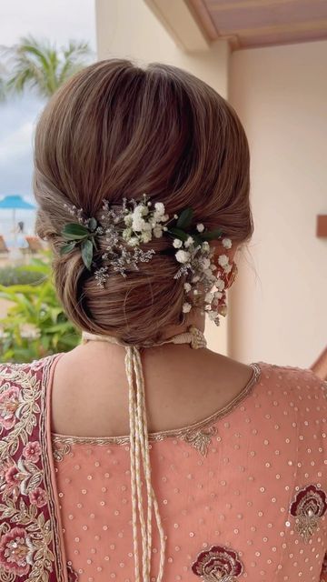 Hairstyle For Reception Lehenga, Indian Mom Hairstyles, Bridal Mother Hairstyle Indian, Hair Bun Styles With Lehnga, Hairdo For Indian Wedding Guest, Mother Of The Bride Hair Indian, Indian Bride Updo Hairstyle, Indian Bride Mother Hairstyle, Pithi Hair Styles