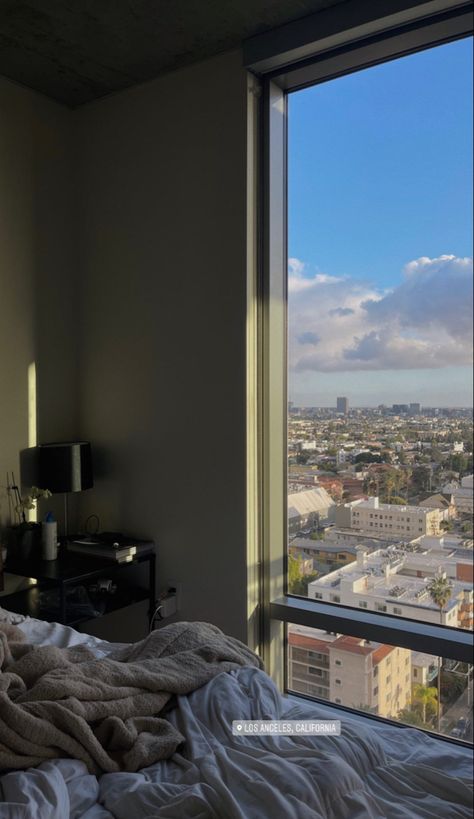 #aesthetic #losangeles #view #viewgoals Apartment Wallpaper, Los Angeles Apartment, Angeles Aesthetic, Los Angeles Aesthetic, Los Angeles Apartments, Aesthetic Apartment, Flat Apartment, Apartment Aesthetic, Future Apartment