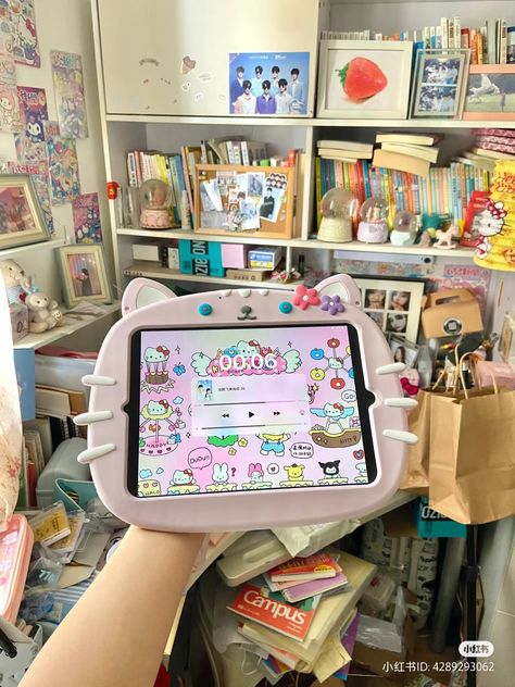 Cute Ipad Cases, Tech Aesthetic, Retro Gadgets, Cute Diy Room Decor, Study Stationery, Nintendo Switch Accessories, Vintage Games, Cute Little Things, Gaming Setup