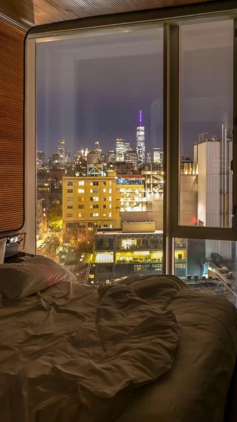 Room View City Night, City Lights From Window, Beautiful View From Windows, Aesthetic Room Window View, Manhattan View Apartment, Beautiful New York Apartments, Nyc Skyrise Apartment, Aesthetic Room With Window, Manhattan New York Apartments