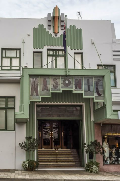 Art Deco Facade, Napier New Zealand, Art Deco Exterior, Art Deco Houses, Art Deco City, Art Deco Homes, Art Deco Buildings, Art Deco Home, Art Deco Architecture