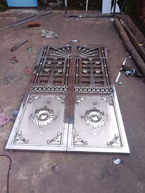 Main Grill Gate Design, Ss Gate, Modern Steel Gate Design, Iron Main Gate Design, Steel Grill Design, Ms Design, Modern Window Grill, Home Design Store, Window Grill Design Modern