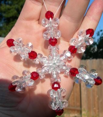 Christmas Snowflakes Crafts, Beaded Ornaments Diy, Diy Christmas Snowflakes, Homemade Christmas Ornaments, Beaded Snowflakes Ornament, Christmas Snowflakes Decorations, Beaded Christmas Decorations, Christmas Snowflakes Ornaments, Dough Ornaments