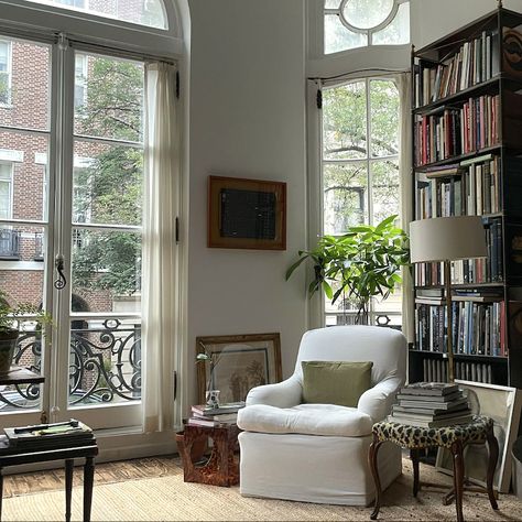 New York Apartment Aesthetic, New York Apartment Interior, Warm Paint Colors, New York City Apartment, Home Furnishing Stores, Apartment Aesthetic, New York Apartment, City Apartment, Get The Look