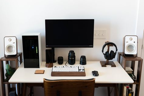 Wood Gaming Setup, Battle Station, Home Office Library, Computer Station, Advertising Technology, Computer Setup, Gaming Desk, Microsoft Surface, Gaming Setup