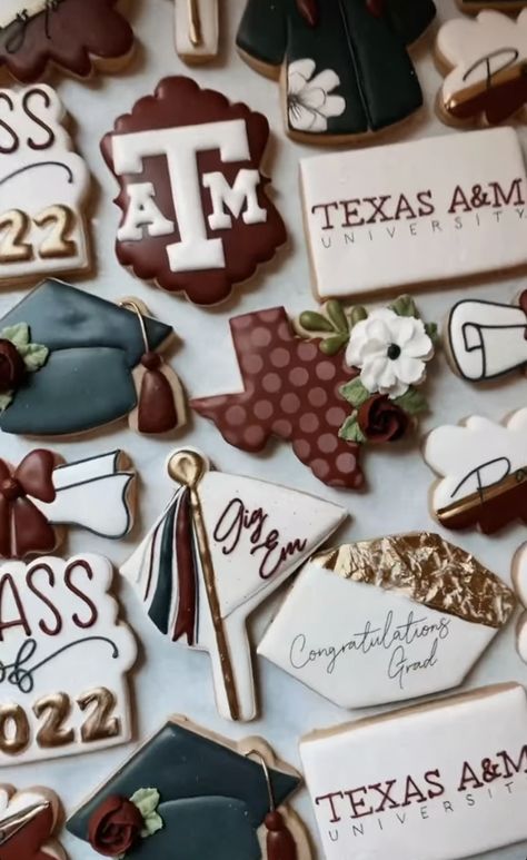 Tamu Graduation Party, A&m Graduation Party, Aggie Graduation Party, Tamu Graduation, College Cookies, Ring Dunk, Grad Cookies, Graduation Board, Graduation Boards