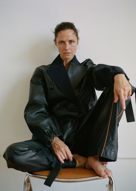 Tasha Tilberg by Mark Rabadan for Collection Issue Fall-Winter 2019 Tasha Tilberg, Model Test, Shoot Inspiration, Studio Shoot, Vogue Paris, Fashion Poses, Model Poses, Minimal Fashion, Editorial Photography