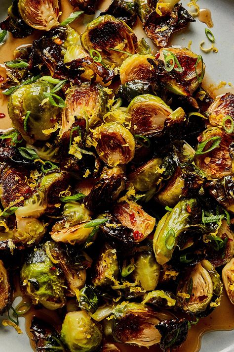 Make these honey-glazed brussels sprouts and they’ll become a permanent fixture of your regular weeknight winter cooking rotation. This recipe has everything—pleasantly charred veg, sticky-sweet honey, tangy red wine vinegar, bright lemon zest, spicy chile flakes, and a good dose of butter—for a perfectly balanced dish. Try serving them alongside something simple like roast chicken, a perfectly made steak, or sweet potato tian. Bob Appetit Recipes, Bob Appetit, Brussel Sprout Recipes Roasted, Bon Apetit, Best Thanksgiving Recipes, Honey Sauce, Roasted Brussels Sprouts, Roasted Brussel, Honey Glazed