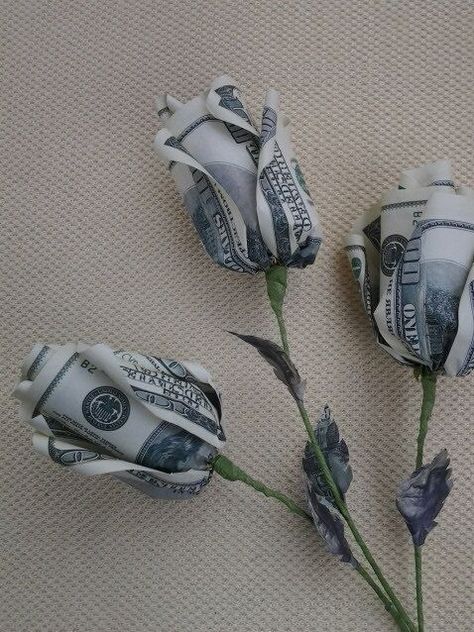 Money Rose, Folding Money, Funny Wedding Gifts, Wedding Gift Money, Dollar Origami, Origami Wedding, Money Flowers, Dollar Bill Origami, Money Bouquet