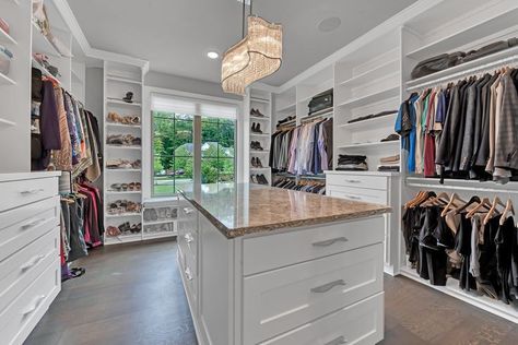 Master Closet Design Walk In With Island, Dream Closets Walk In Luxury Bedroom, Large His And Hers Walk In Closet, Closet Room With Island, Master Closet His And Hers Layout, Huge Walk In Closet Ideas, Master Closet With Large Window, Big Closet Ideas Walk In, Luxury Master Closet Walk In