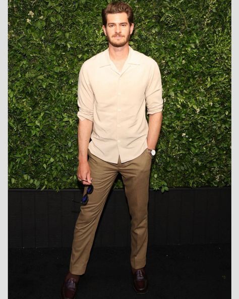 Andrew Garfield Style, Mens Photoshoot, Dinner Wear, Princess Diana Photos, Mens Photoshoot Poses, Mens Casual Dress Outfits, Heart Fashion, Nice Outfits, Andrew Garfield