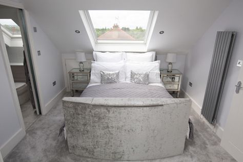 Small Loft Ideas Upstairs Bedroom, Loft Ideas Upstairs Bedroom, Loft Conversion Uk, Loft Conversion Ideas Layout, Bungalow Loft Conversion, Small Loft Bedroom, Loft Ensuite, Loft Conversion Plans, Small Attic Bedroom