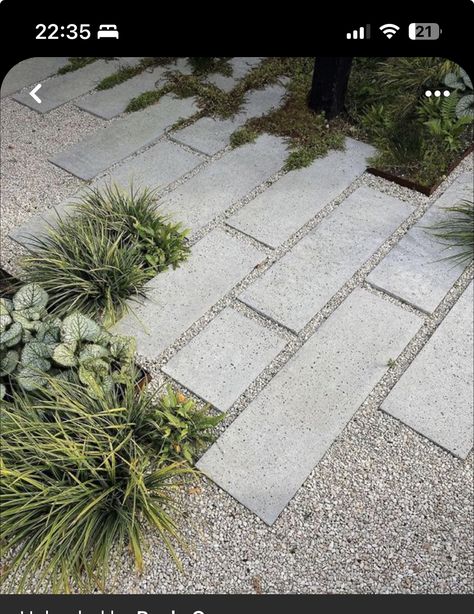 Plants For Gravel Gardens, Garden Path Ideas, Driveway Edging, Resin Driveway, Porch Stairs, Backyard Walkway, Courtyard Gardens Design, Back Garden Design, Gravel Garden