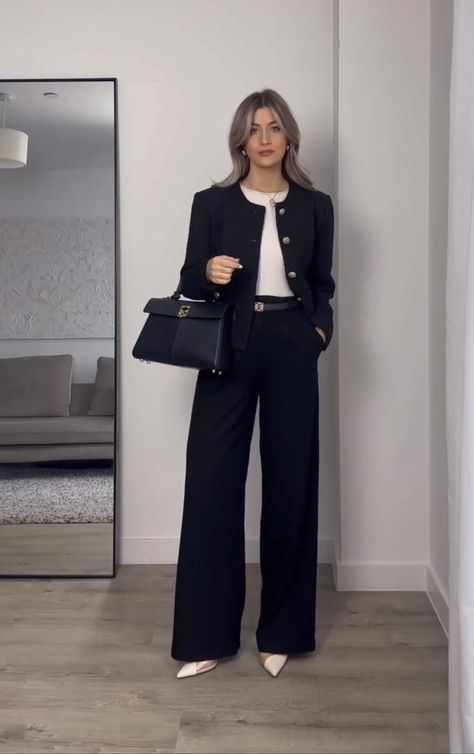 Wide Leg Blazer Outfit, Government Job Outfit, Consulting Outfit Woman, Business Professional Skirt Outfits, Lawyer Outfit Women Court, Creative Interview Outfit, Business Professional Capsule Wardrobe, Lawyer Outfit Women, Black Pants Outfit For Work