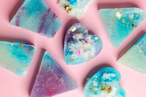 Make Your Very Own Crystal Candy With Silky Gems Viral Crystal Candy Recipe! Diy Crystal Candy, Silky Gem Candy Recipe, Silky Gem Candy, Magic Candy Recipe, Crystal Candy Recipe, Cute Candy Packaging, Sugar Candy Recipe, Kohakutou Candy, Silky Gem