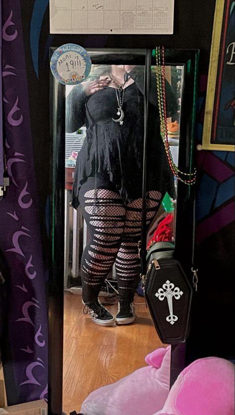 Rock Outfits Plus Size, Plus Size Scene Outfits, Thick Goth Plus Size, Gothic Plus Size Fashion, Plus Size Emo Fashion, Fat Alternative Fashion, Plus Size Character Inspiration, Emo Plus Size Outfits, Alt Birthday Outfits