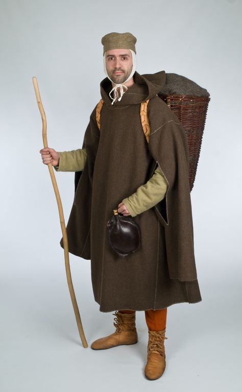 gardecorps 13th-14th century 13th Century Clothing, Middle Ages Clothing, Historical Clothes, High Middle Ages, Armor Clothing, Medieval Clothes, Medieval Style, Medieval Costume, Period Outfit