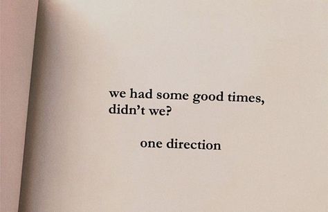 Sakshi Core, Senior Quote Ideas, One Direction Core, Senior Year Quotes, 1d Quotes, Grad Quotes, Gambar One Direction, One Direction Lyrics, Direction Quotes