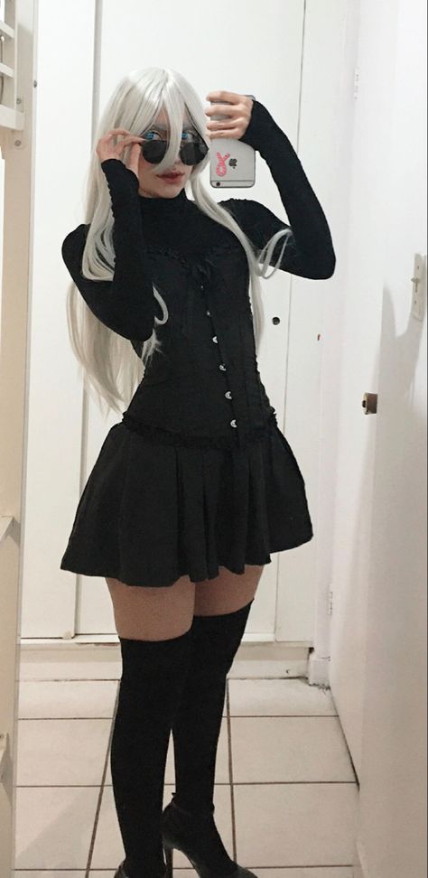 Fem cosplay Easy Cosplay Costumes, Fem Cosplay, Black Hair Halloween Costumes, Female Cosplay Ideas, Kakegurui Cosplay, Goth Costume, Cosplay Ideas Women, Horror Halloween Costumes, Easy Cosplay