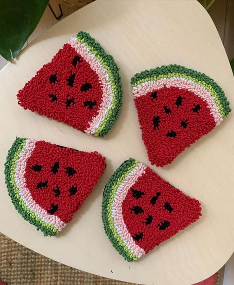 Watermelon Punch Needle, Watermelon Rug, Rug Tuft, Watermelon Punch, Tufting Ideas, Summer Punch, Tufting Diy, Rug Tufting, Rug Coaster