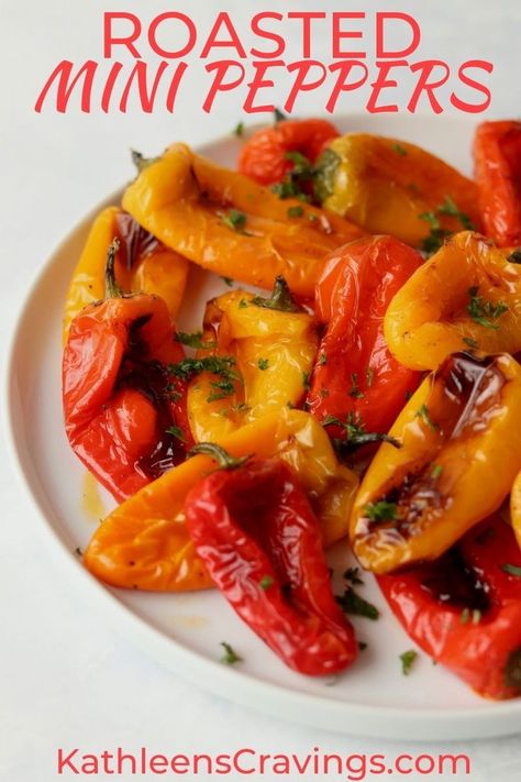 Roasted Mini Peppers, Mini Peppers Recipes, Mini Bell Peppers, Sweet Pepper Recipes, Pepper Sauce Recipe, Mini Peppers, Healthy Low Carb Dinners, Veggie Casserole, Roasted Vegetable Recipes