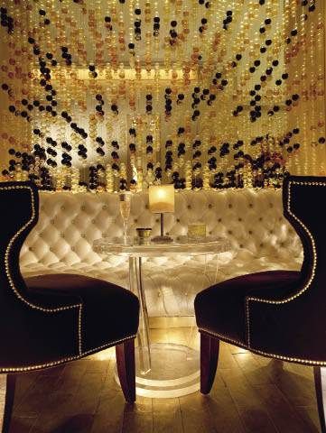 Bubble backdrop with white tufted couch and clear acrylic table #luxury #champagne #lounge Champagne Room, Champagne Bar, Lounge Bar, Hotel Bar, Hospitality Design, Hotel Design, Bar Lounge, Commercial Design, Commercial Interiors