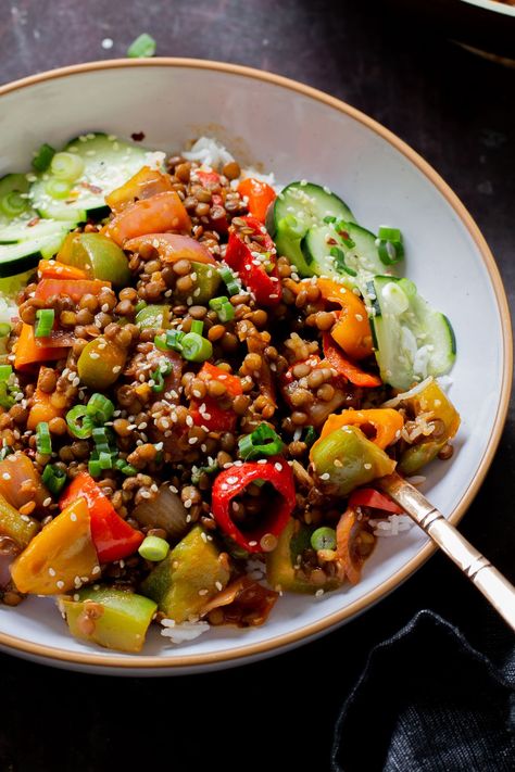 Gochujang Lentils Stir fry Gochujang Recipe, Vegan Dumplings, Pickled Cucumber, Lentil Dishes, Quick Vegetarian Meals, Dried Lentils, Gluten Free Noodles, Vegan Entree, Vegan Main Dishes