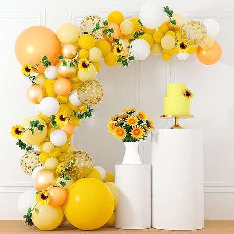 Sunflower Balloon Garland, Sunflower Party Themes, Sunflower Balloon, Sunflower Birthday Parties, Napkin Folds, Sunflower Party, Sunflower Baby Showers, Sunshine Baby Showers, Yellow Party