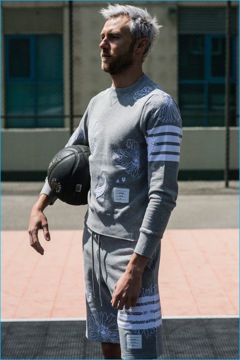 Matthew Foley goes sporty in a koi embroidery sweatshirt and sweatshorts from Thom Browne. Thom Browne Street Style, Matthew Foley, Koi Embroidery, Thom Browne Menswear, Thome Browne, Menswear Street Style, Best Man's Outfit, Hair Man, Bald With Beard