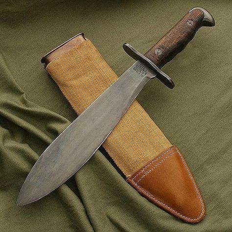 There's just something about WW1 I love it. 1917 Bolo knife issues go Marines until WW2. #knife #knives #history #worldwar #ww1 #wwi #boloknife #bolo #usmc #historical #old #tactical #marinecorps #shtf #outdoor Bolo Knife, Messer Diy, Ulu Knife, Trench Knife, Knuckle Duster, Cool Knives, Bowie Knife, United States Army, Fixed Blade Knife