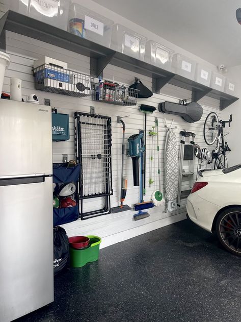 Garage Slat Wall, Slatwall Garage, Garage Storage Bins, Garage Wall Shelving, Garage Solutions, Garage Wall Storage, Garage Storage Inspiration, Lobby Ideas, Garage Organisation