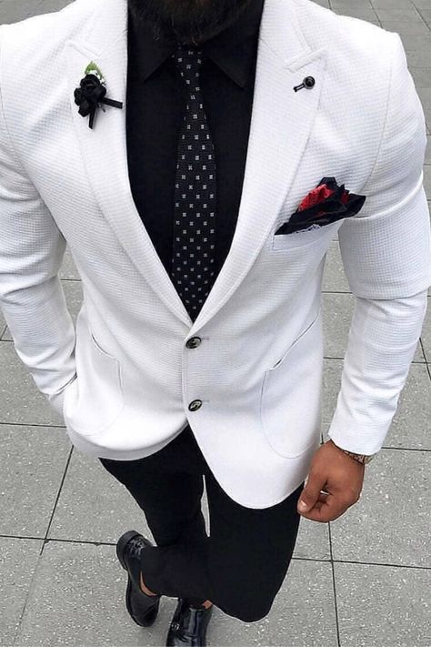 Man wearing a white suit outfit. Cheap Suits For Men, Terno Slim Fit, Terno Slim, Cheap Suits, Suits Men Business, Dress Suits For Men, Designer Suits For Men, White Suit, Prom Suits